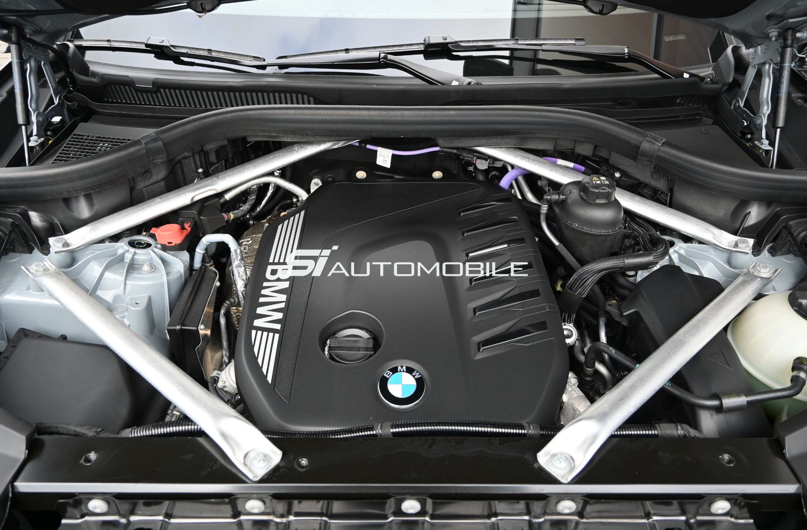 Fahrzeugabbildung BMW X5 xDr. 30d M-Sport Pro °INTEGRAL+LUFTFEDERUNG°