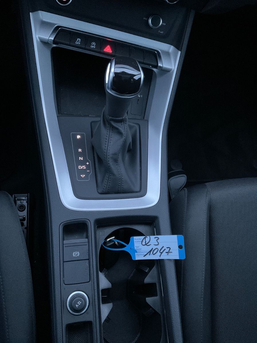 Fahrzeugabbildung Audi Q3 35 TFSI S tronic,Panorama,LED,Carplay,Navi