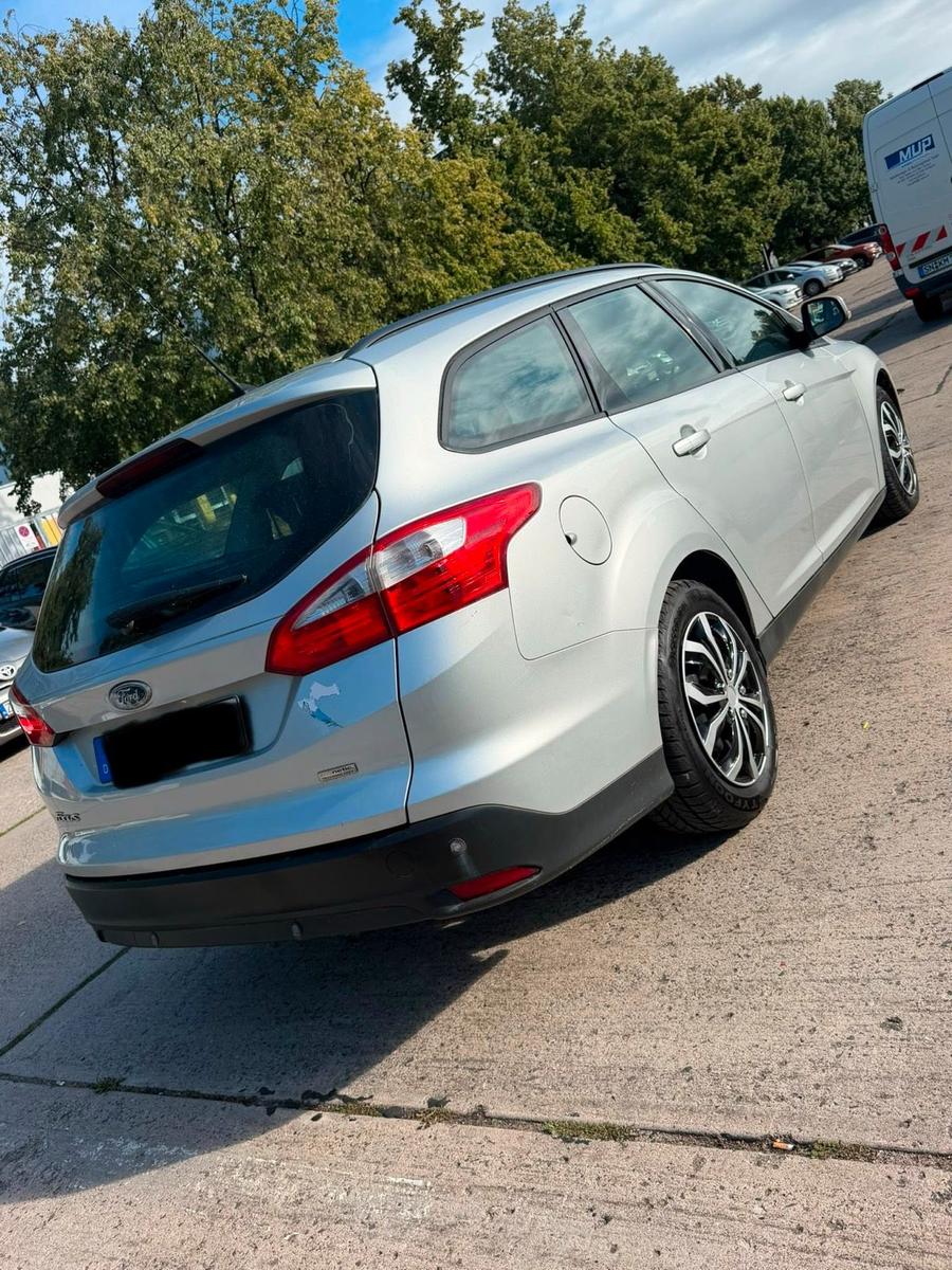 Ford Focus 2014 — engine 116 HP (85kW)