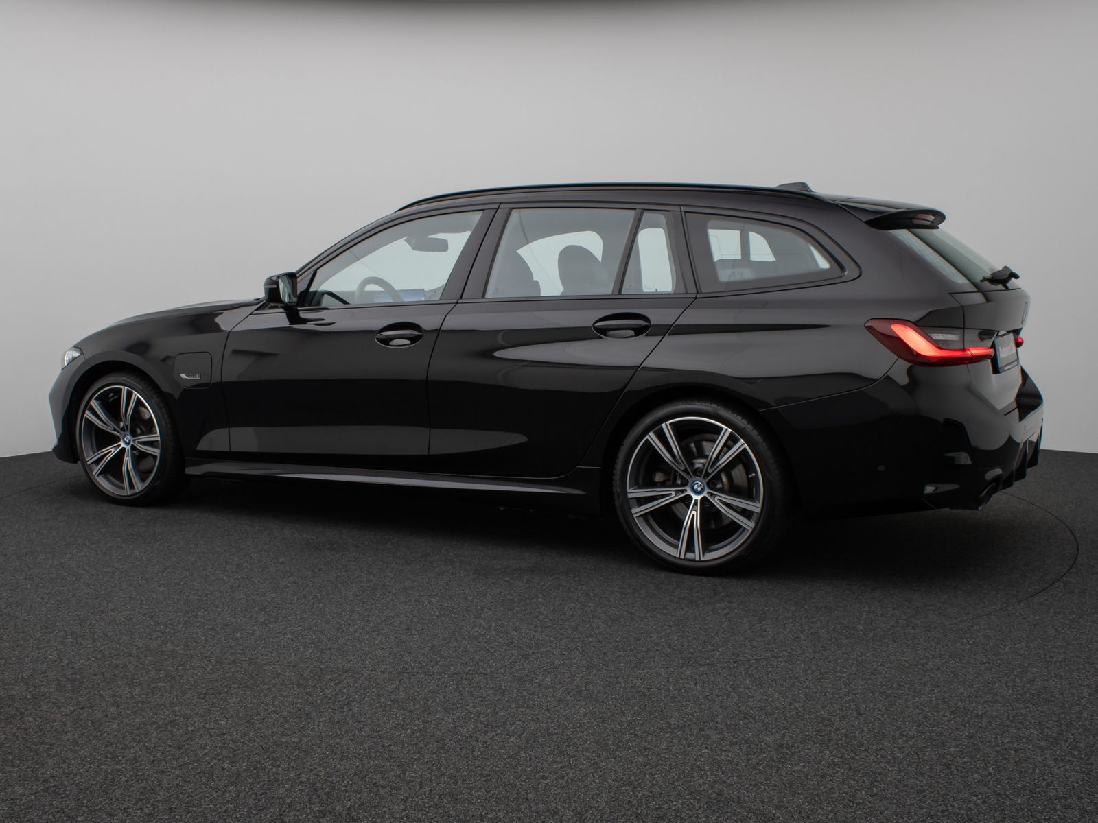 Fahrzeugabbildung BMW 330e M Sport Kamera DAB H/K Stop&Go LED 19Zoll