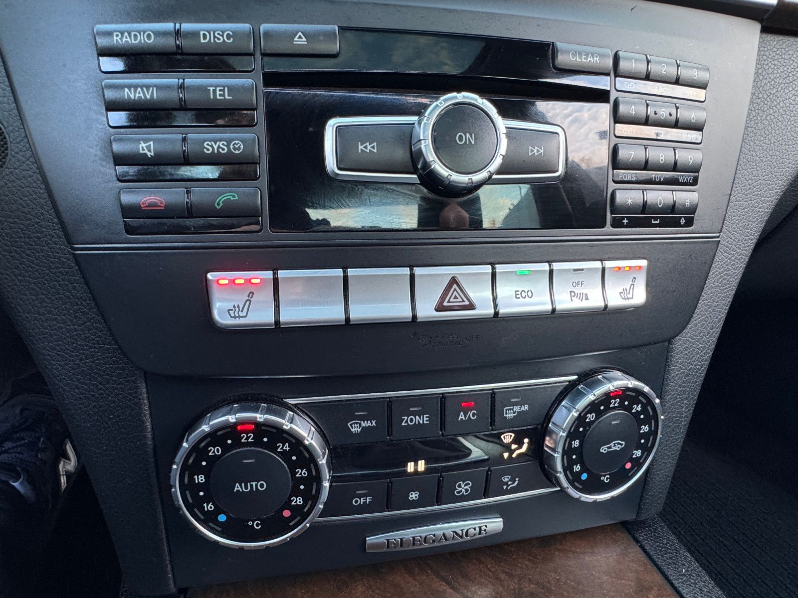 Fahrzeugabbildung Mercedes-Benz C 200 BE 7GT ELEGANCE NAVI ILS AHK SPORT 18 ALU
