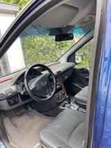 Mercedes-Benz Vaneo CDI 1.7 -67 kW Ambiente mit Rollstuhlrampe - Mercedes-Benz Vaneo mit Diesel-Antrieb