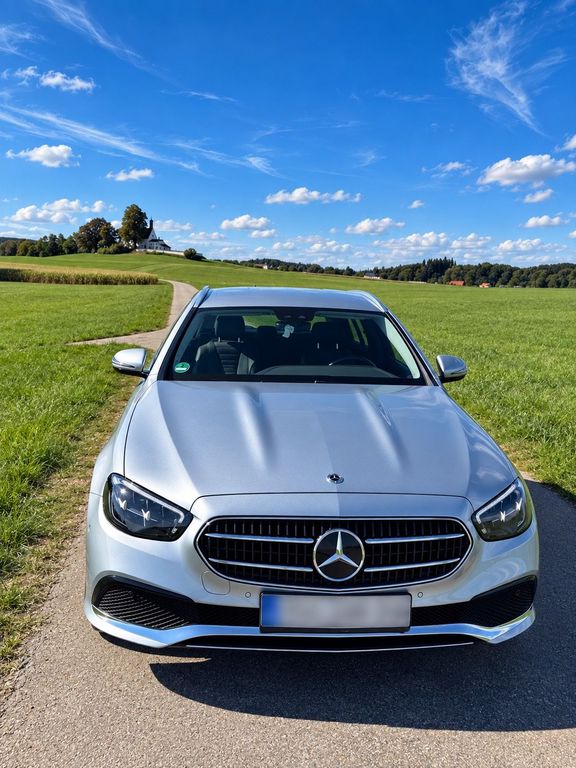 Image of Mercedes-Benz E 220