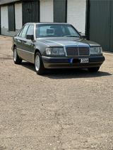 Mercedes-Benz Mercedes Benz W124 - gebrauchte Mercedes-Benz 200 aus dem Jahr 1990