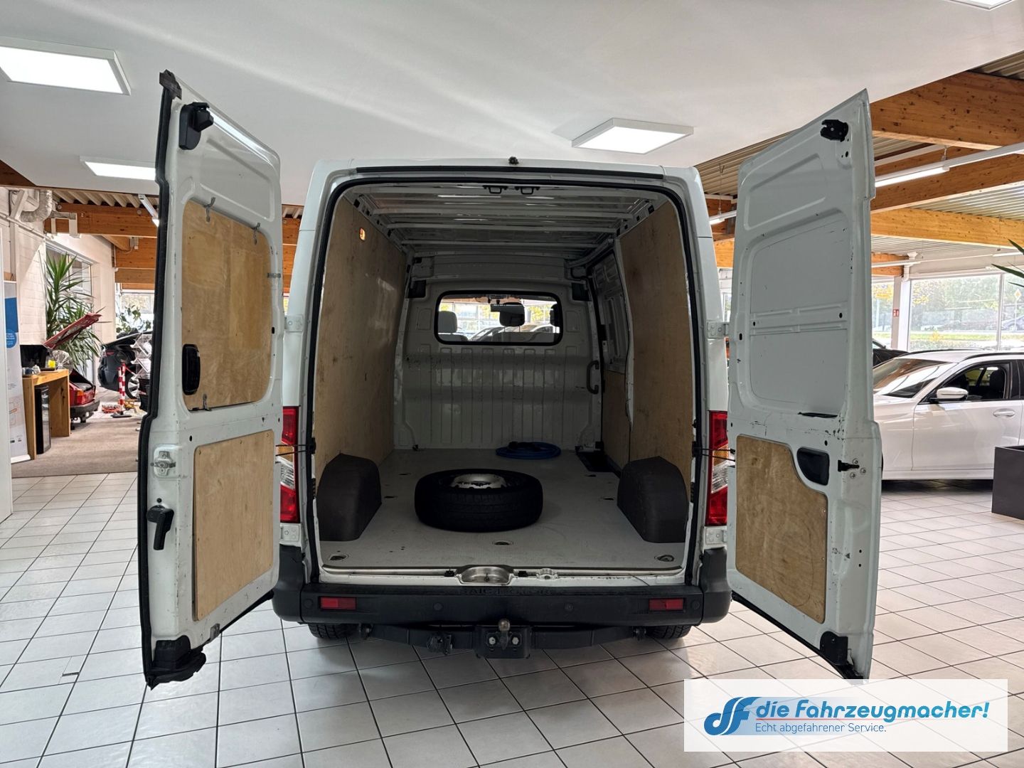 Fahrzeugabbildung Maxus EV80 Kasten L2H2 3,5t PDC Berganfahrass. El. Par