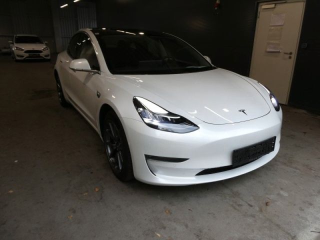 Tesla Model 3 Long Range AWD 75kWh Netto € 20.895,-