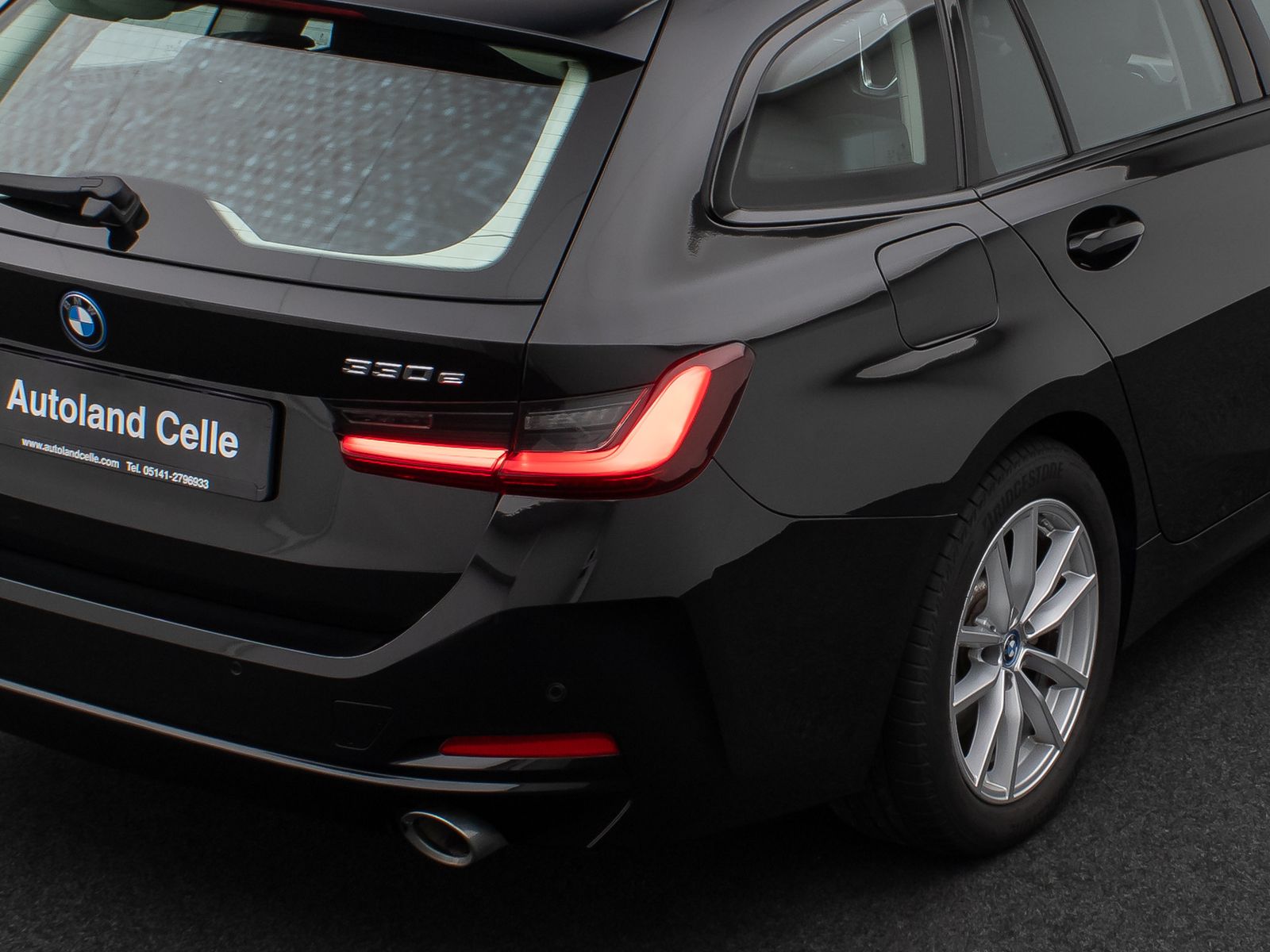 Fahrzeugabbildung BMW 330e DAB CockPit+ Lordos PDC Geschwindigkeitsreg