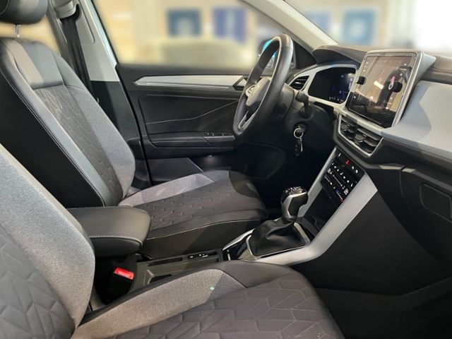 Fahrzeugabbildung Volkswagen T-Roc 1.5 TSI DSG GOAL NAV STANDHEIZUNG AHK GJR