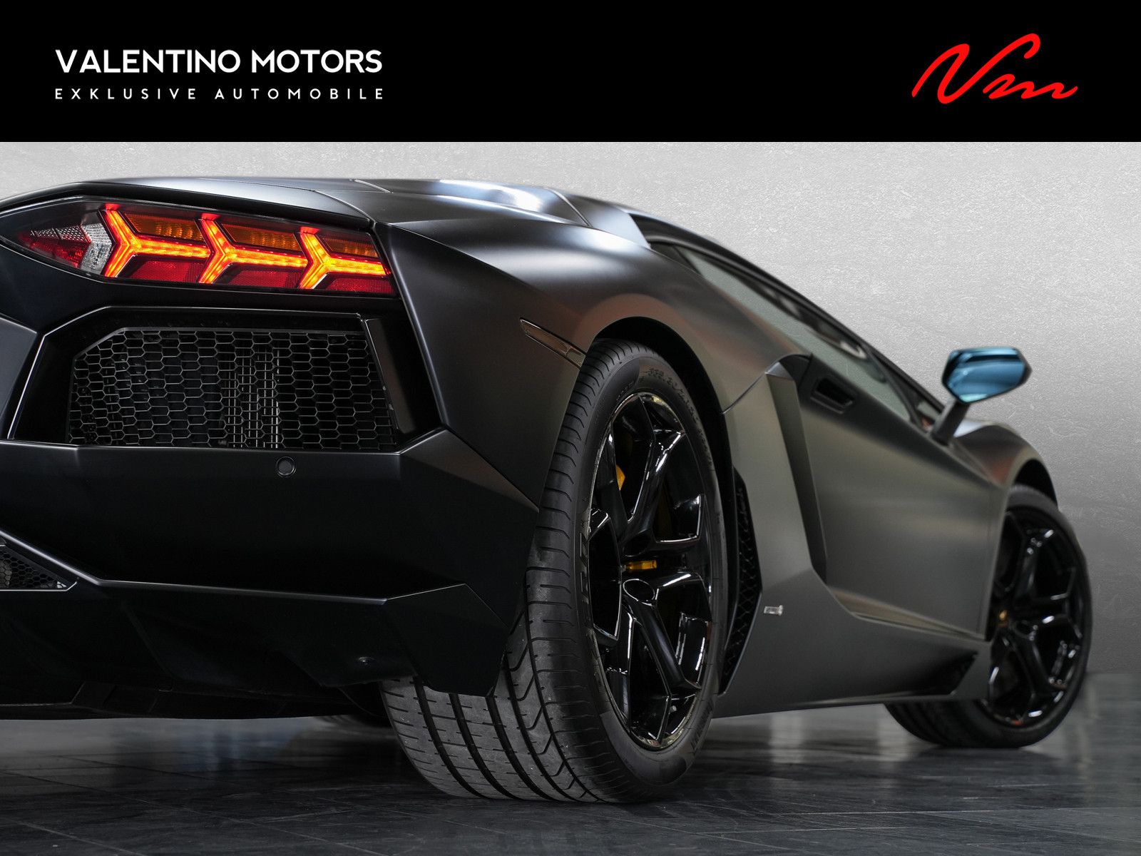 Fahrzeugabbildung Lamborghini Aventador LP700-4 - Nero Nemesis | Sport-AGA
