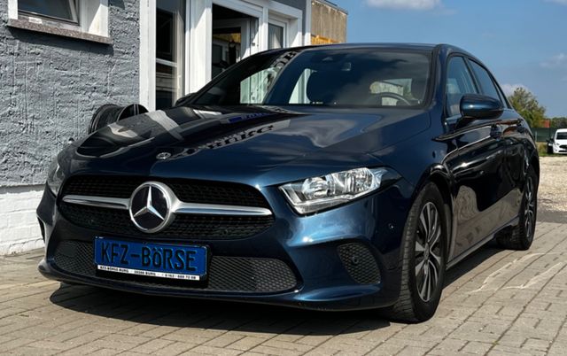 Mercedes-Benz A180d *Parklenk*Kamera*Temp*