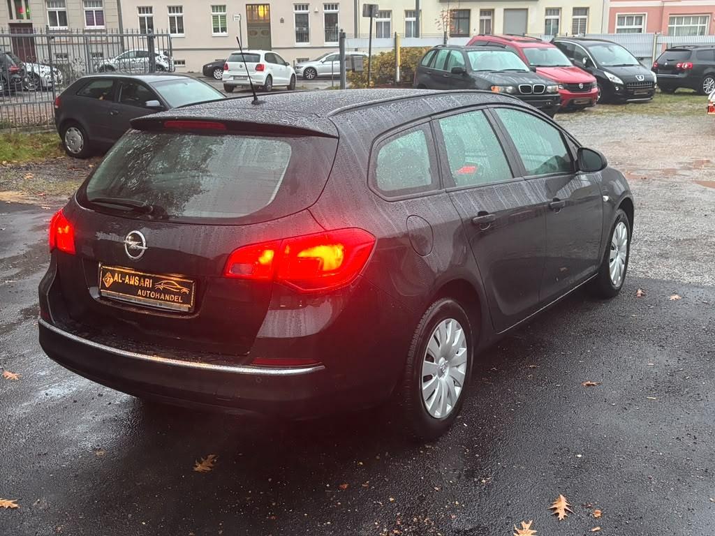 Opel Astra 2012 — engine 1.364 cm³, 140 HP (103kW)