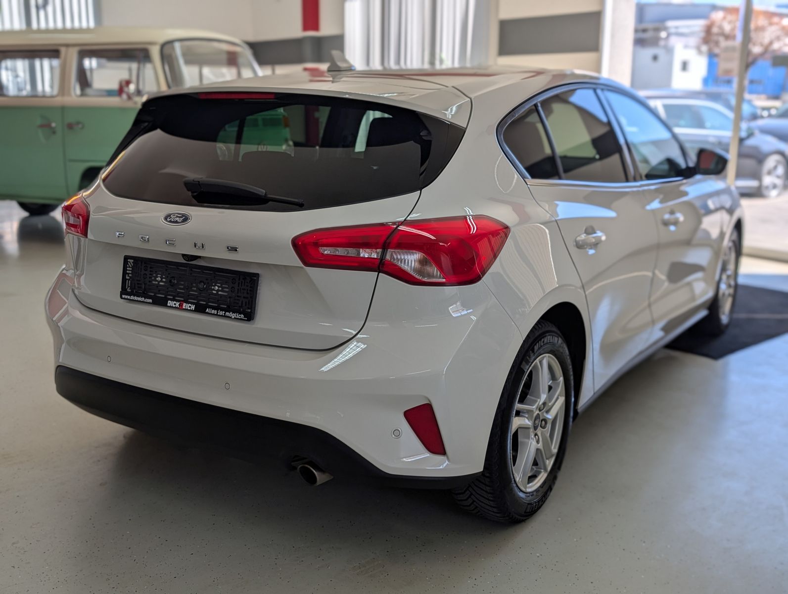 Fahrzeugabbildung Ford Focus Cool & Connect TEMP KAM LED SHZ CARPLAY