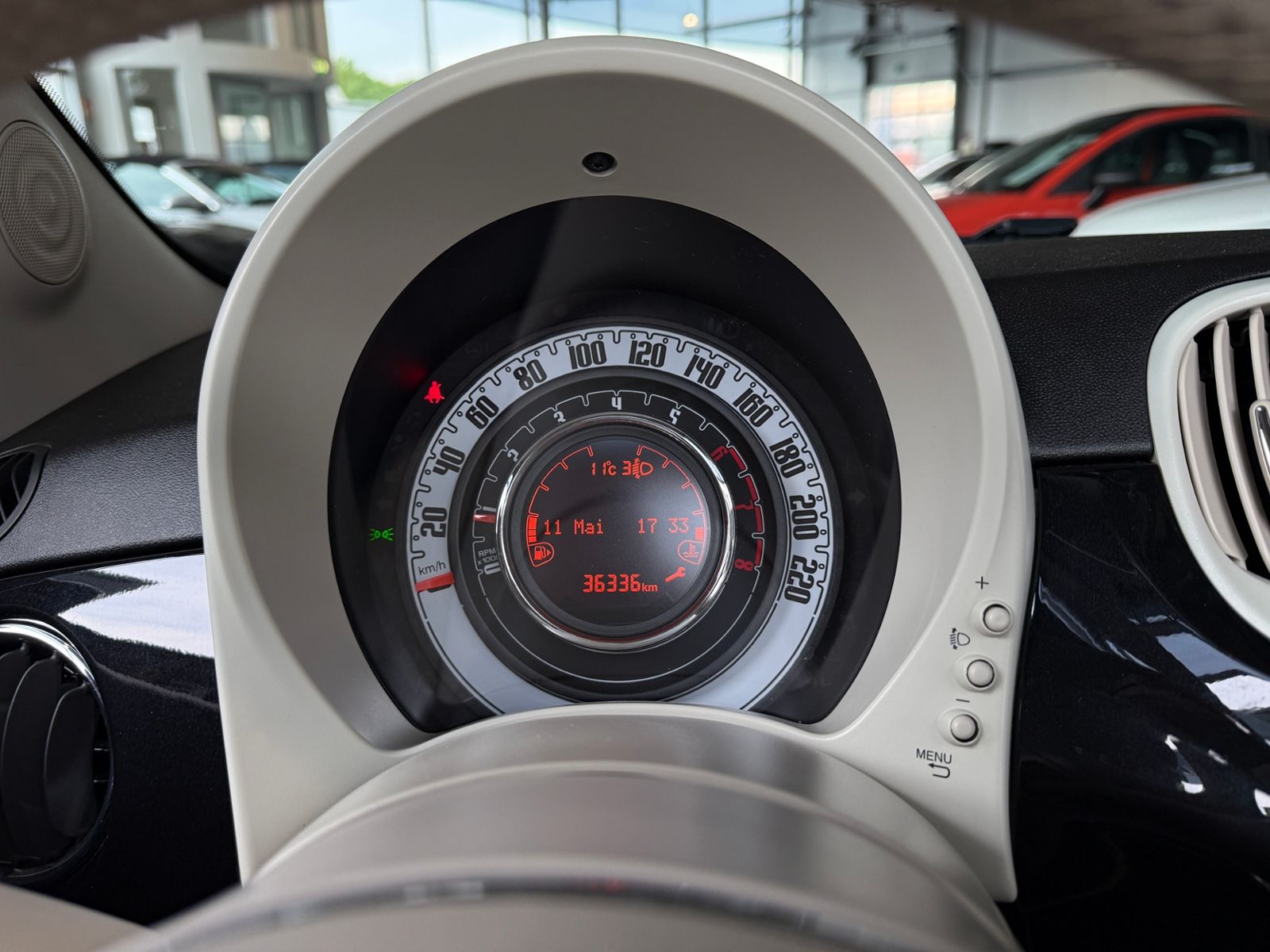 Fahrzeugabbildung Fiat 500C Lounge NAVI PDC ALU