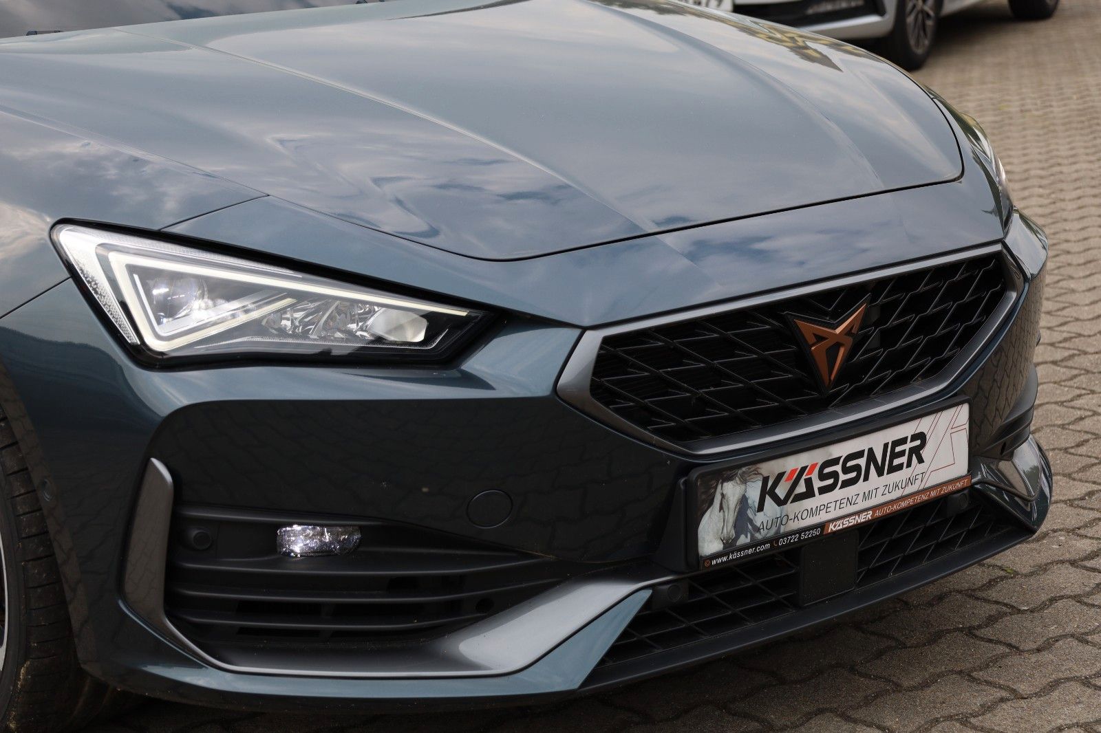 Fahrzeugabbildung CUPRA Sportstourer 2,0 TSI DSG *AHZV *Leder *PANO