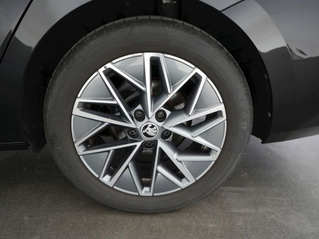Octavia COMBI TOUR TDI DSG+AHK+KLIMA+NAVI+LED-SC