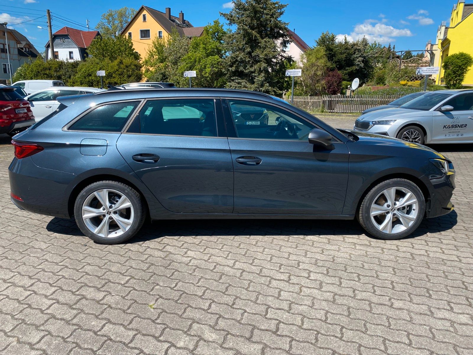 Fahrzeugabbildung SEAT Leon Sportstourer 1.5 eTSI FR *DSG *AHZV