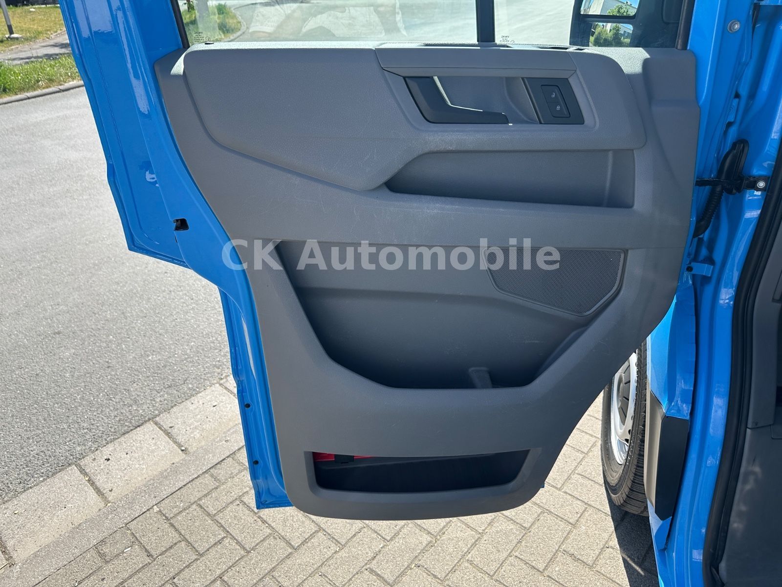 Fahrzeugabbildung MAN TGE 3.180 DoKa Pritsche/Plane 4X4/6 Sitze/AHK