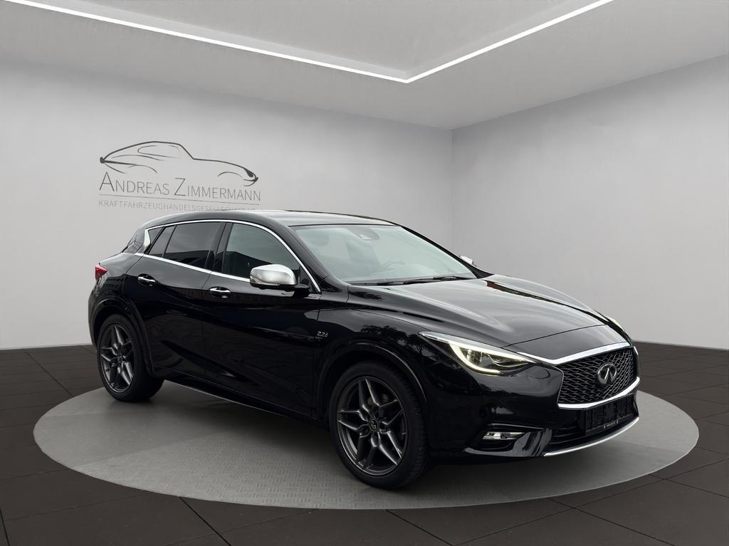 Infiniti Q30