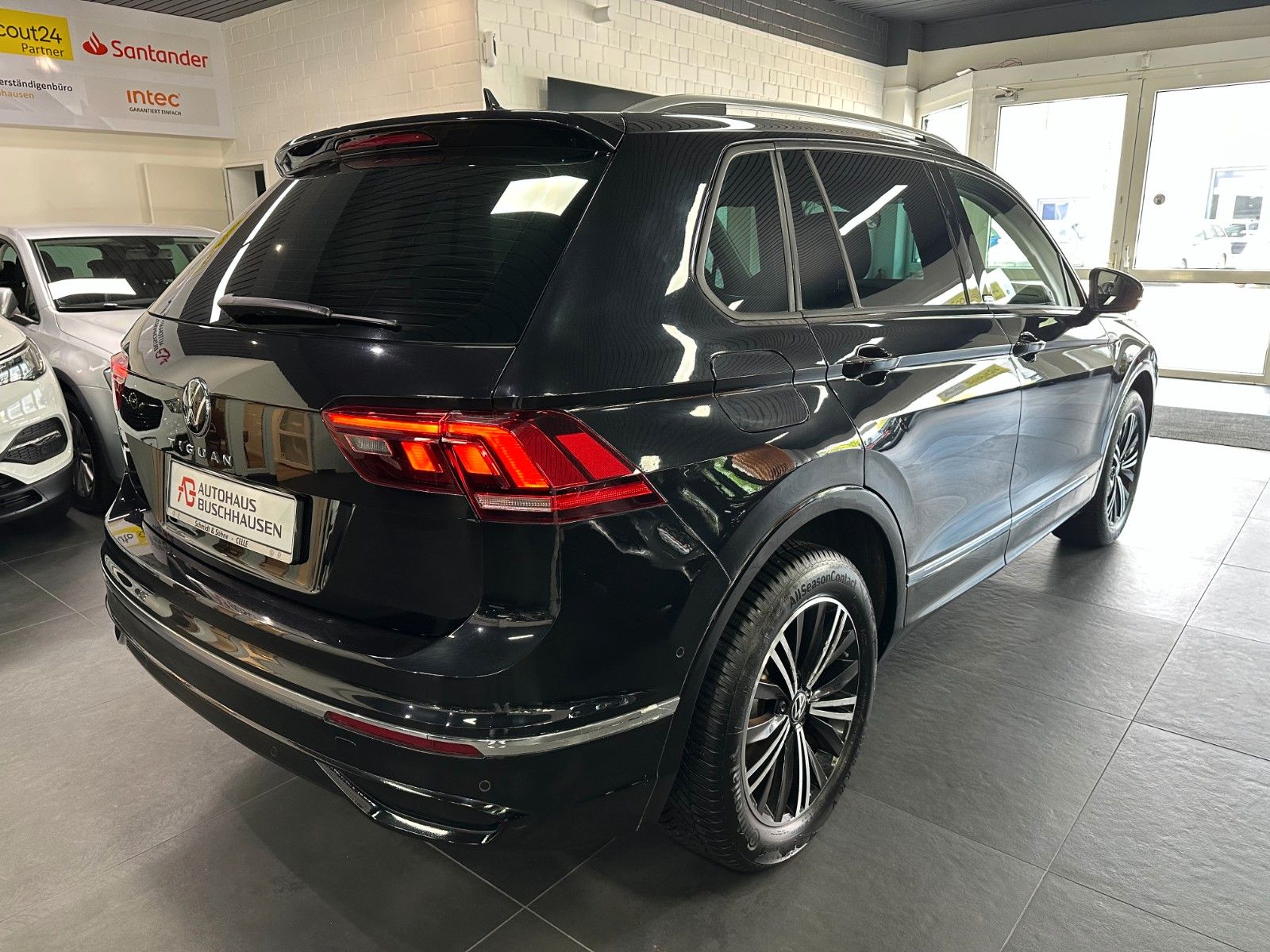 Volkswagen Tiguan 1.5TSI Active Aut. DSG*Topausstattung foto 4