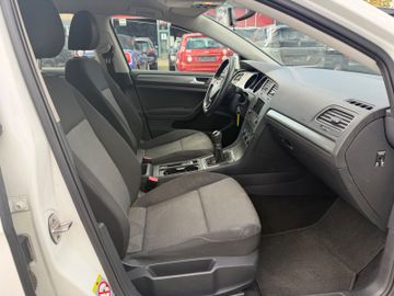 Volkswagen Golf - 10