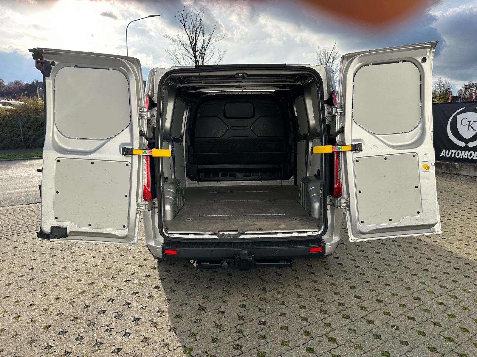 Fahrzeugabbildung Ford Transit Custom Kasten 300 Autom./Navi/Kamera/AHK