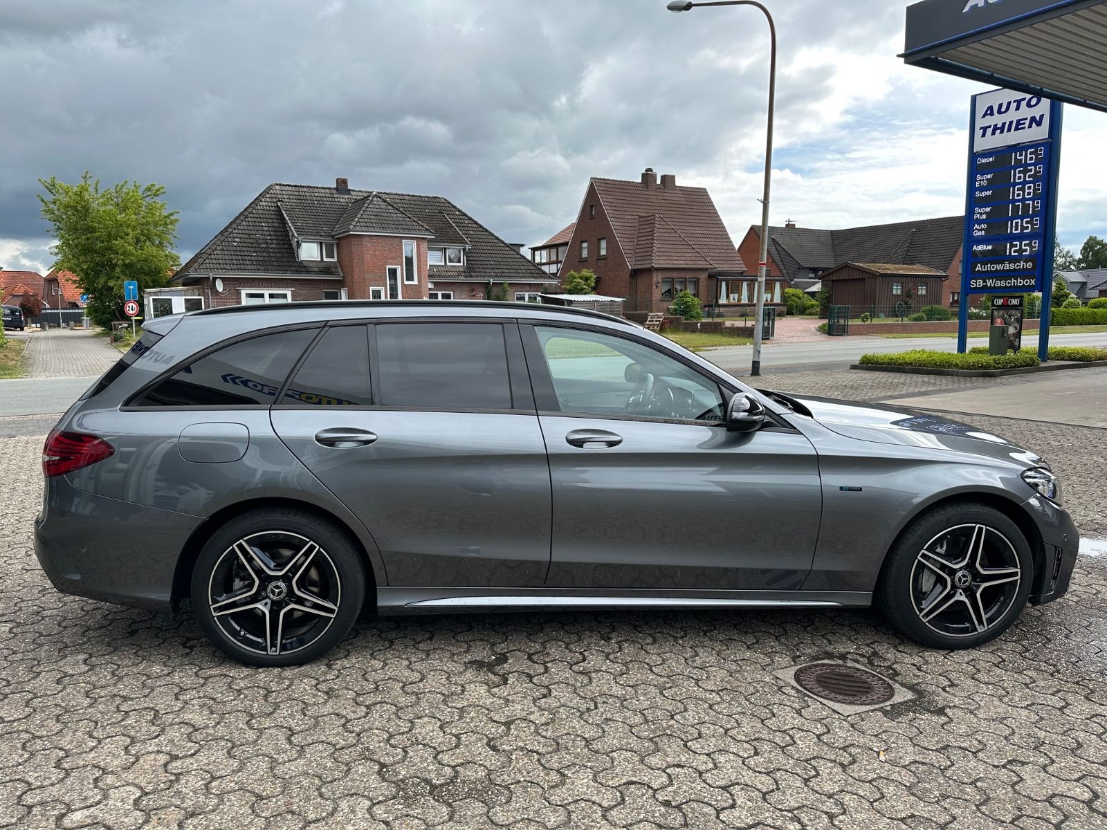 Fahrzeugabbildung Mercedes-Benz C 300 de T-Modell Night Edition AMG AHK/Standhzg