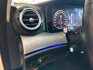 Mercedes-Benz E 350 d *4Matic*Led*Multibeam*Pano*AHK*