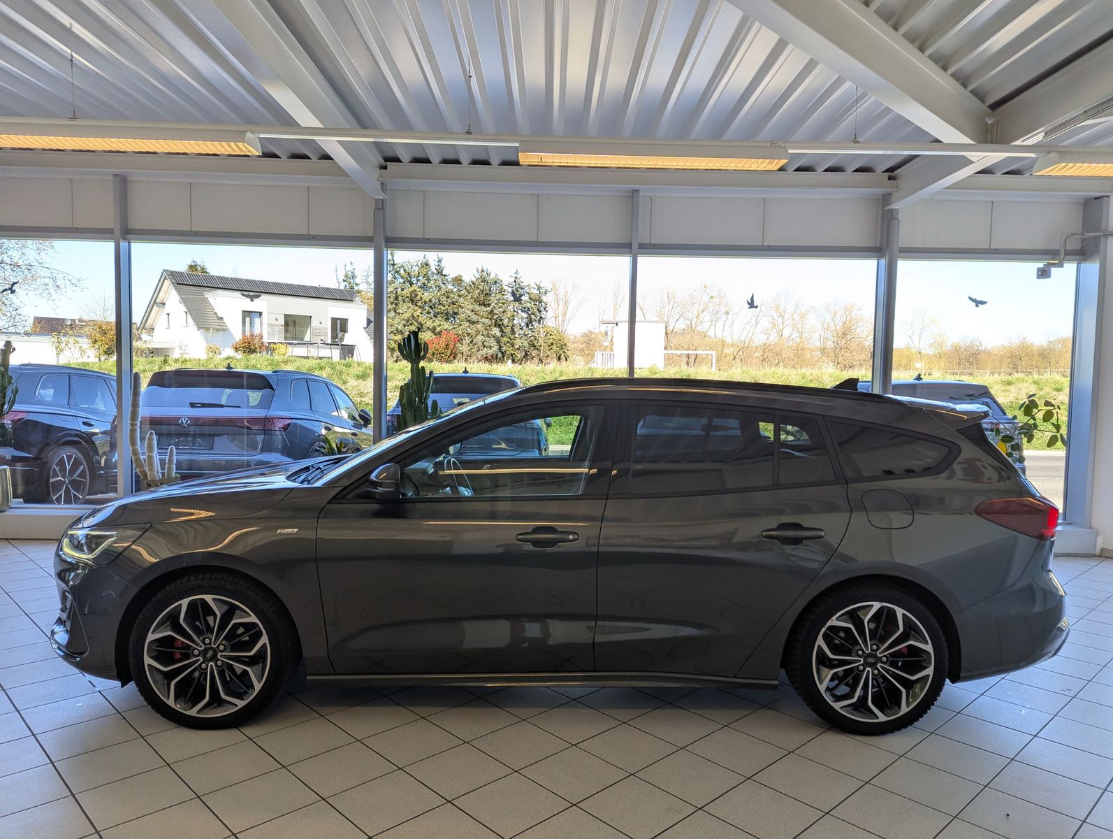 Fahrzeugabbildung Ford Focus 1.0 ST-Line X Styling Matrix B&O Pano 18"