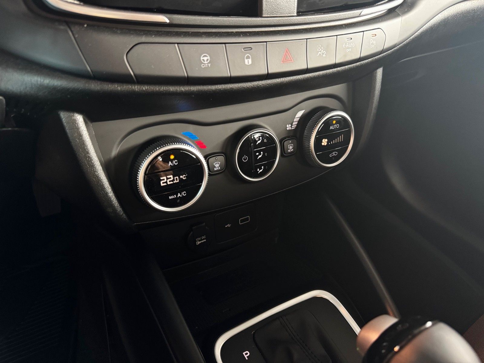 Fahrzeugabbildung Fiat FIAT TIPO MY23-CROSS 1.5 GSE KAMERA SITZH ACC