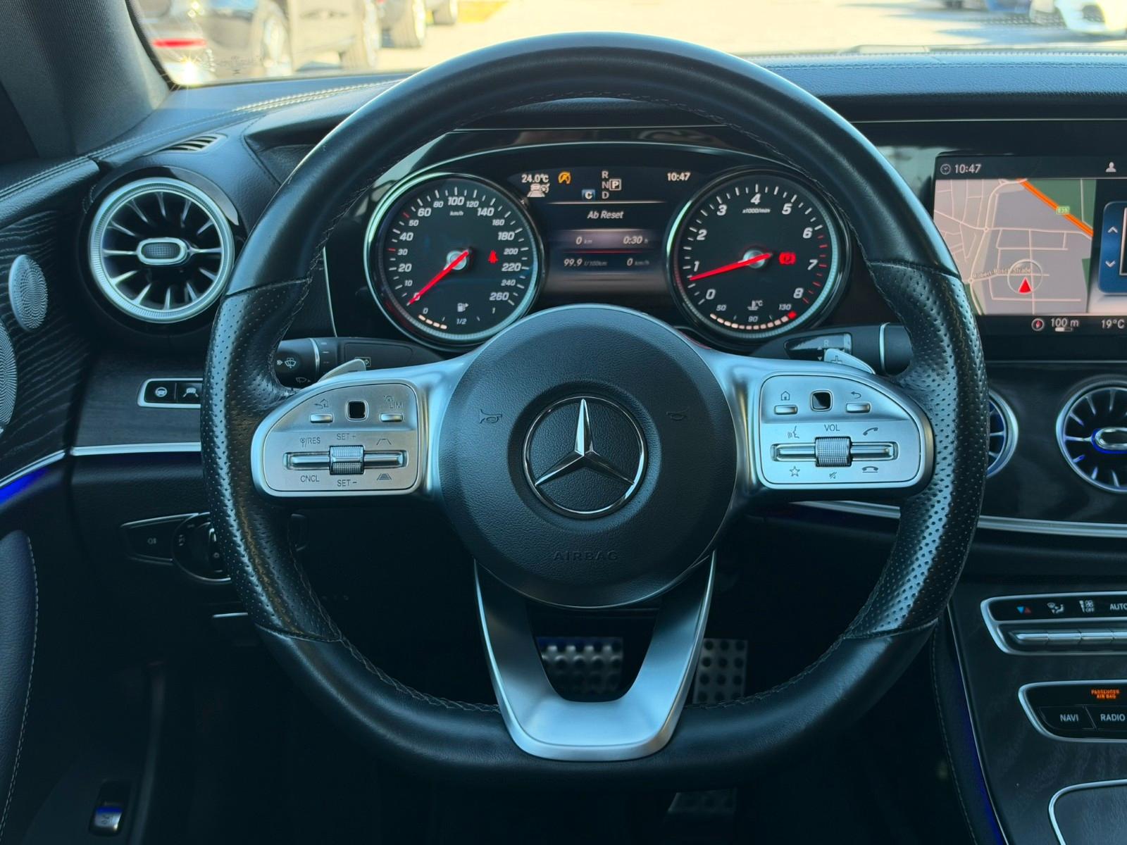 Mercedes-Benz E 200 Coupe 4Matic AMG*DISTR+*PANO*HUD*360°KAME