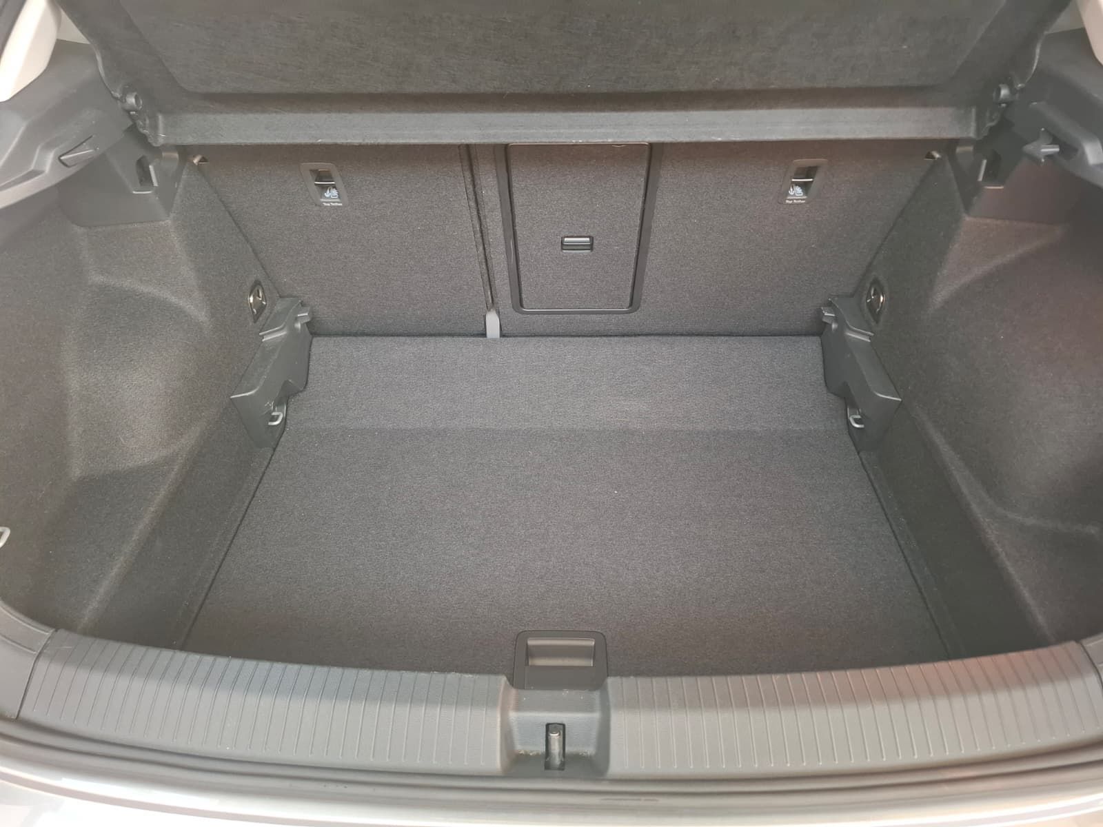 Fahrzeugabbildung Volkswagen T-Roc Style 1,5 TSI DSG +Kamera+ AHK+ ACC + Navi