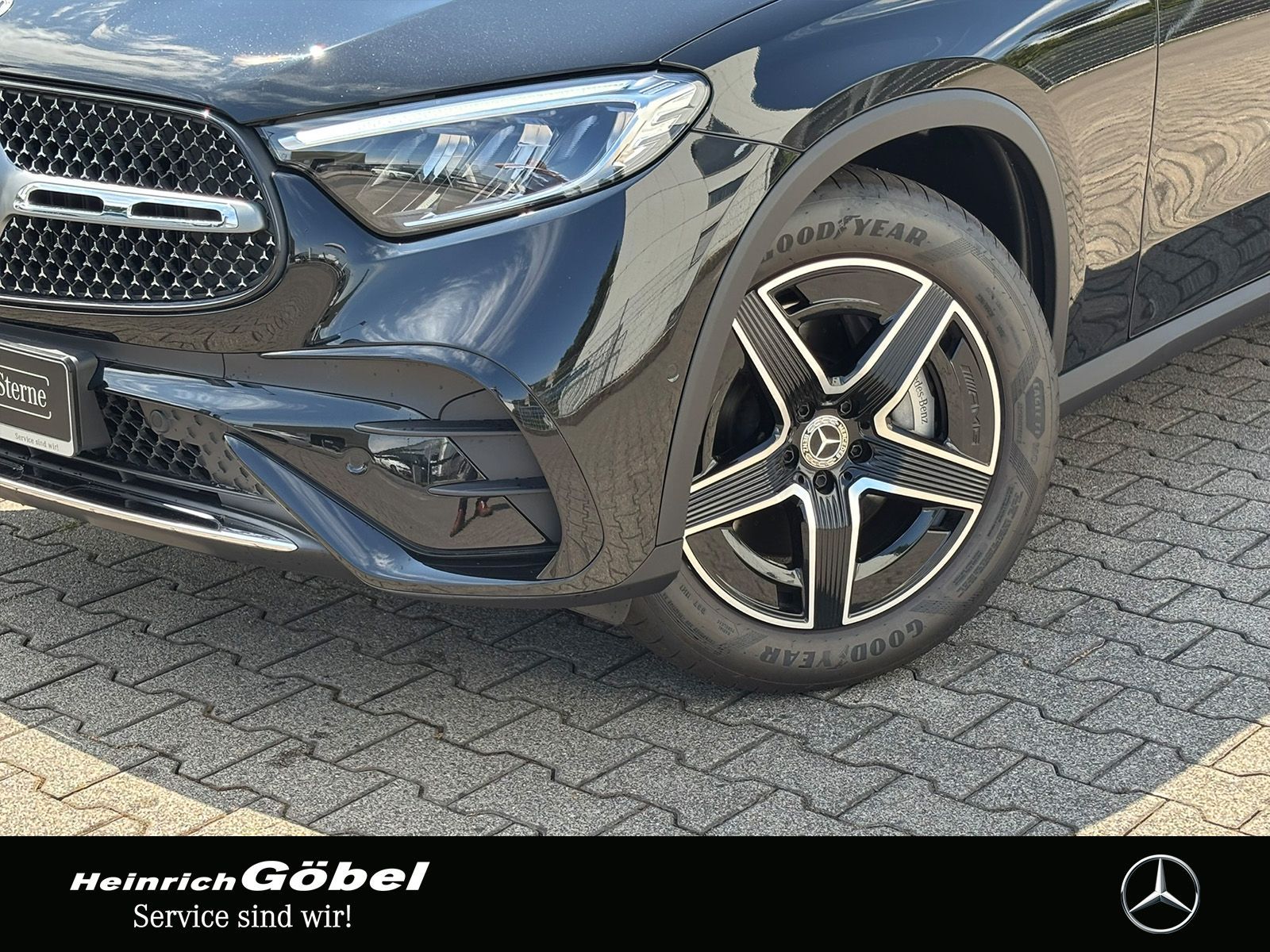 Fahrzeugabbildung Mercedes-Benz GLC 200 4M AMG*AHK*PANO*MEMORY*360°KAM*AMBIENTEB