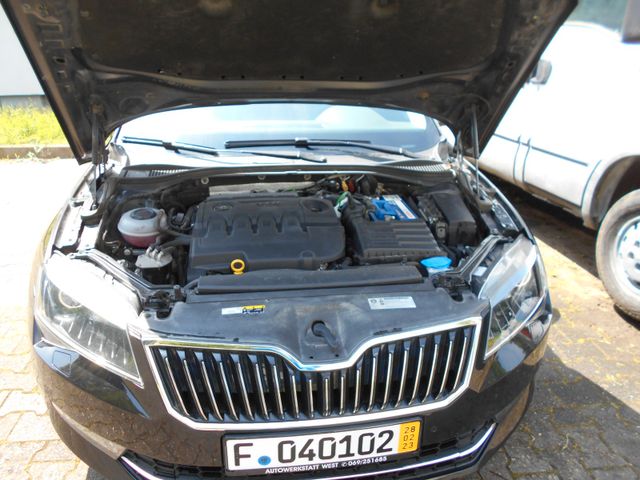 Skoda Superb 2.0 TDI SCR 140kW DSG Ambition Combi ...