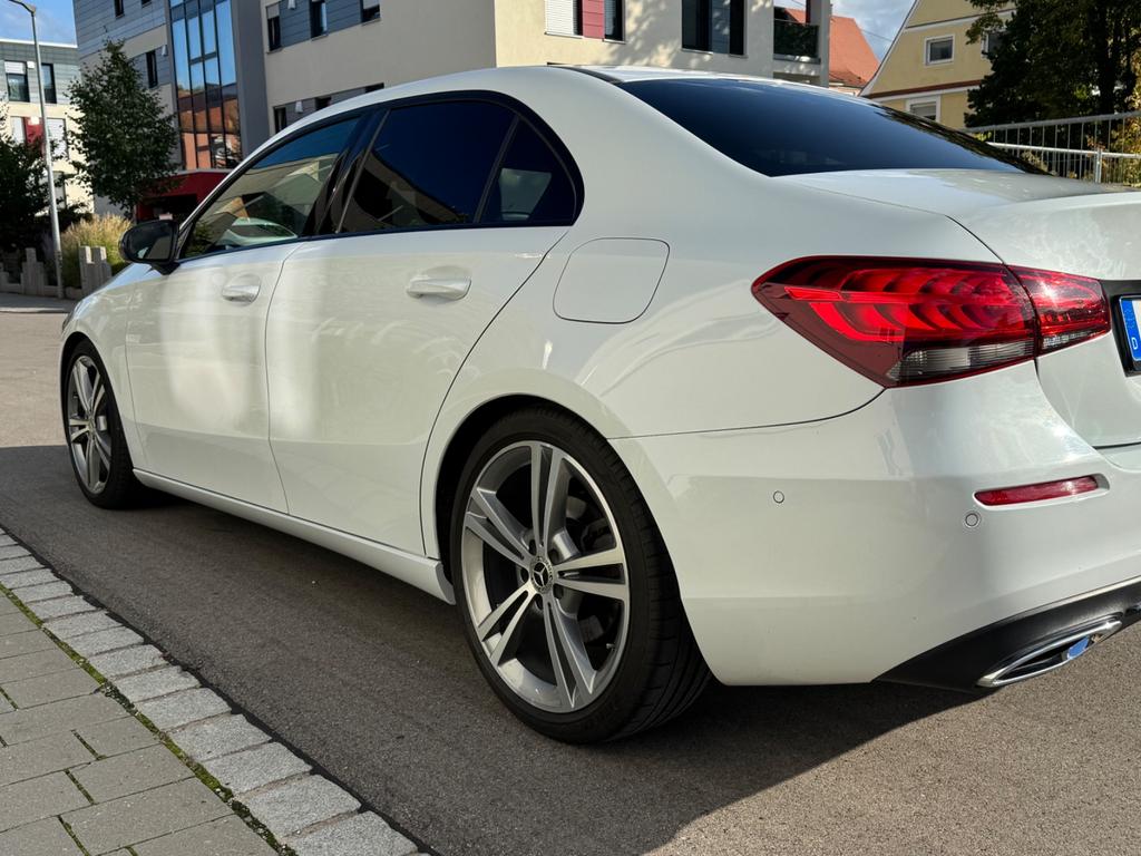 Mercedes-Benz A 220
