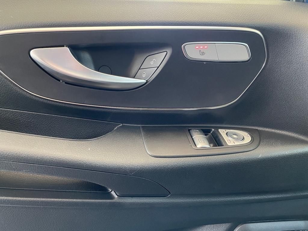 Fahrzeugabbildung Mercedes-Benz Vito 119 CDI AHK AUT Navi STH SHZ Allrad 8 Sitze