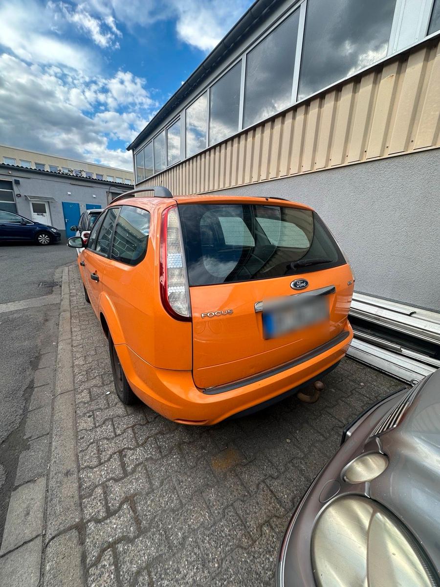 Ford Focus 2009 — салон