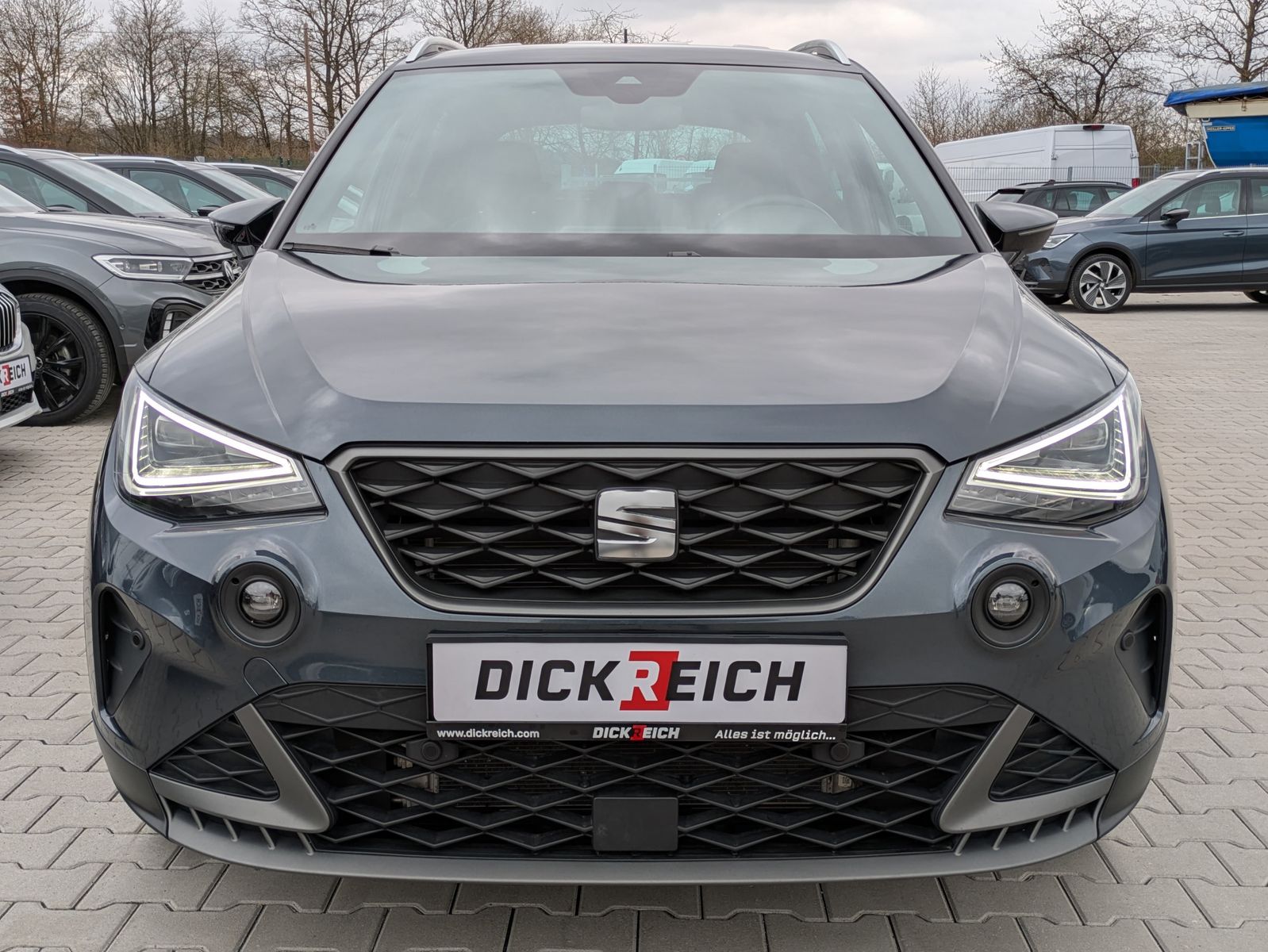 Fahrzeugabbildung SEAT Arona 1.5 TSI FR DSG AHK*ACC*LED*APP*DAB*KAMERA