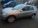 Mercedes-Benz ML 280 CDI - - silberne Mercedes-Benz ML 280
