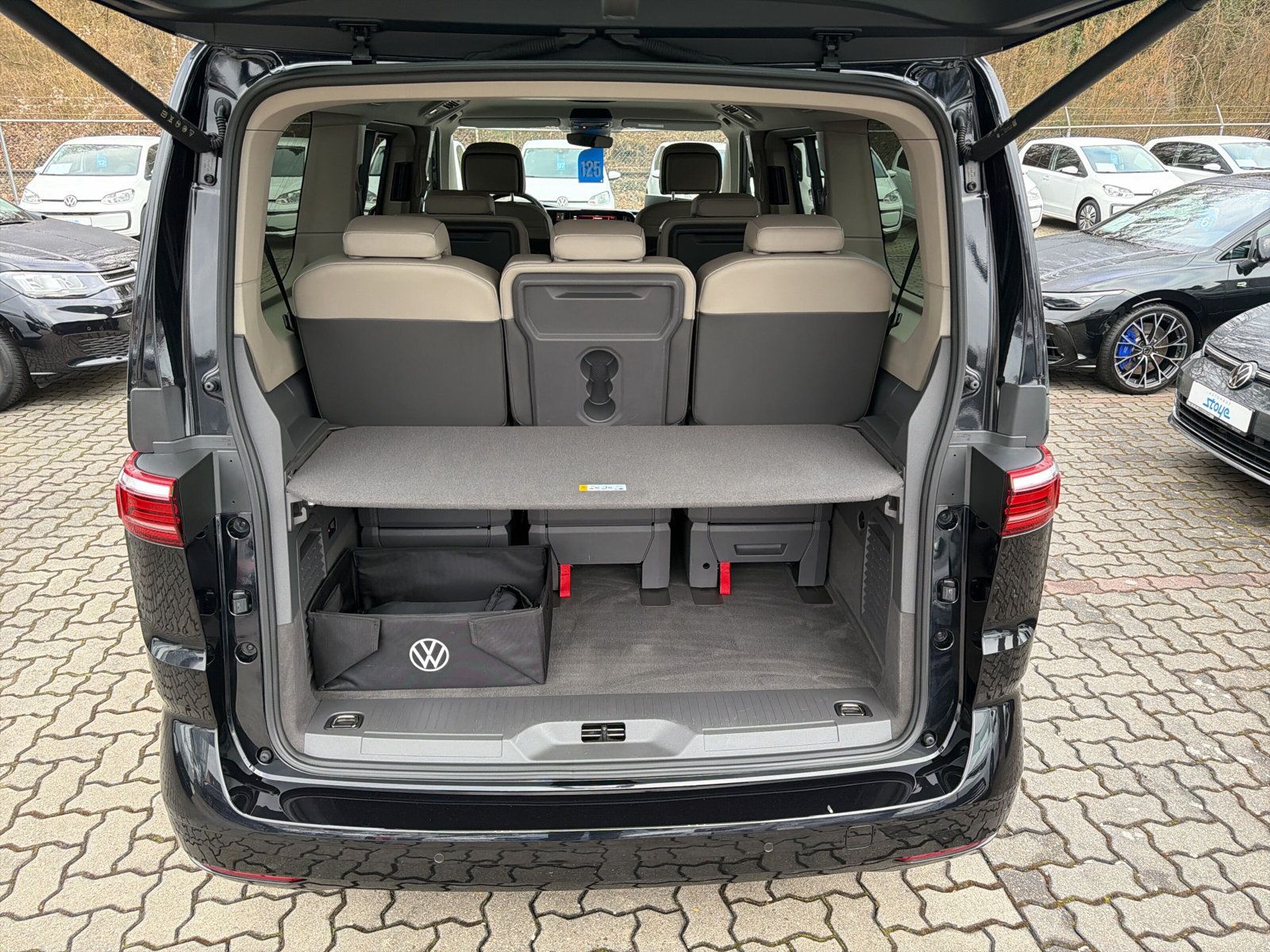 Multivan Life la. TDi Navi AZV IQ light v a v