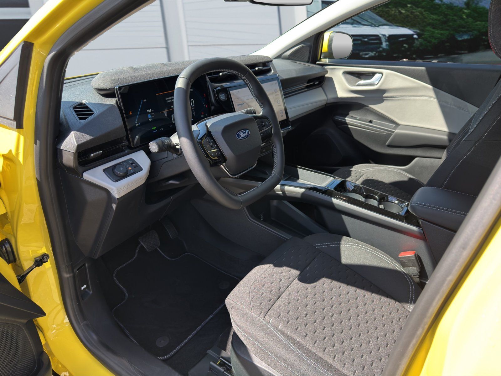 Fahrzeugabbildung Ford Puma Gen-E eMotor 124 kW FWD #Winterpaket