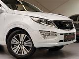 Kia Sportage Spirit 2WD 2.0l /Xenon/Pano/4xSHZ/BT - scheckheftgepflegte Kia Sportage