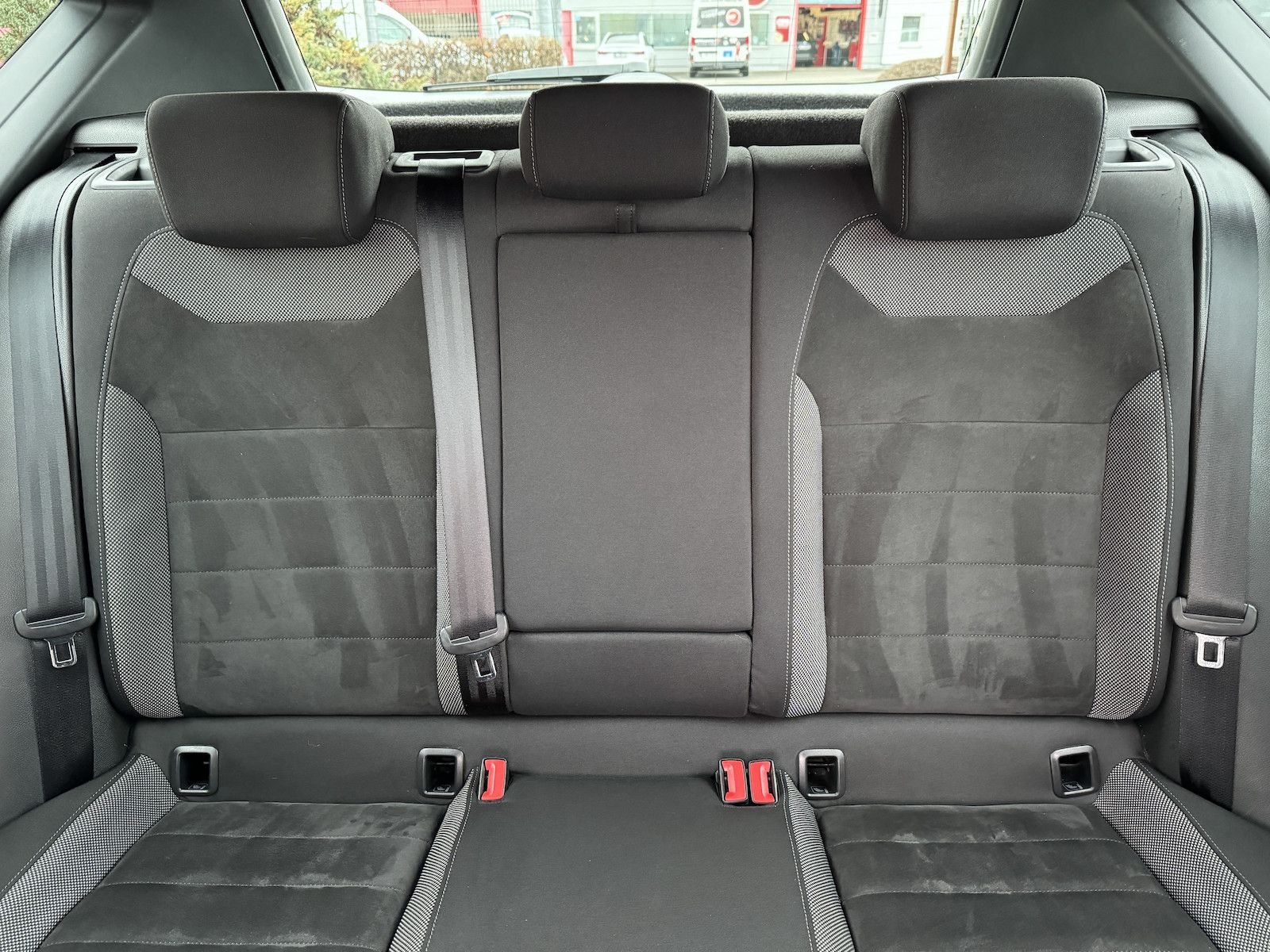 Fahrzeugabbildung SEAT Ateca 1.4 TSI Xcellence/LED/Navi/Park-As/Keyless