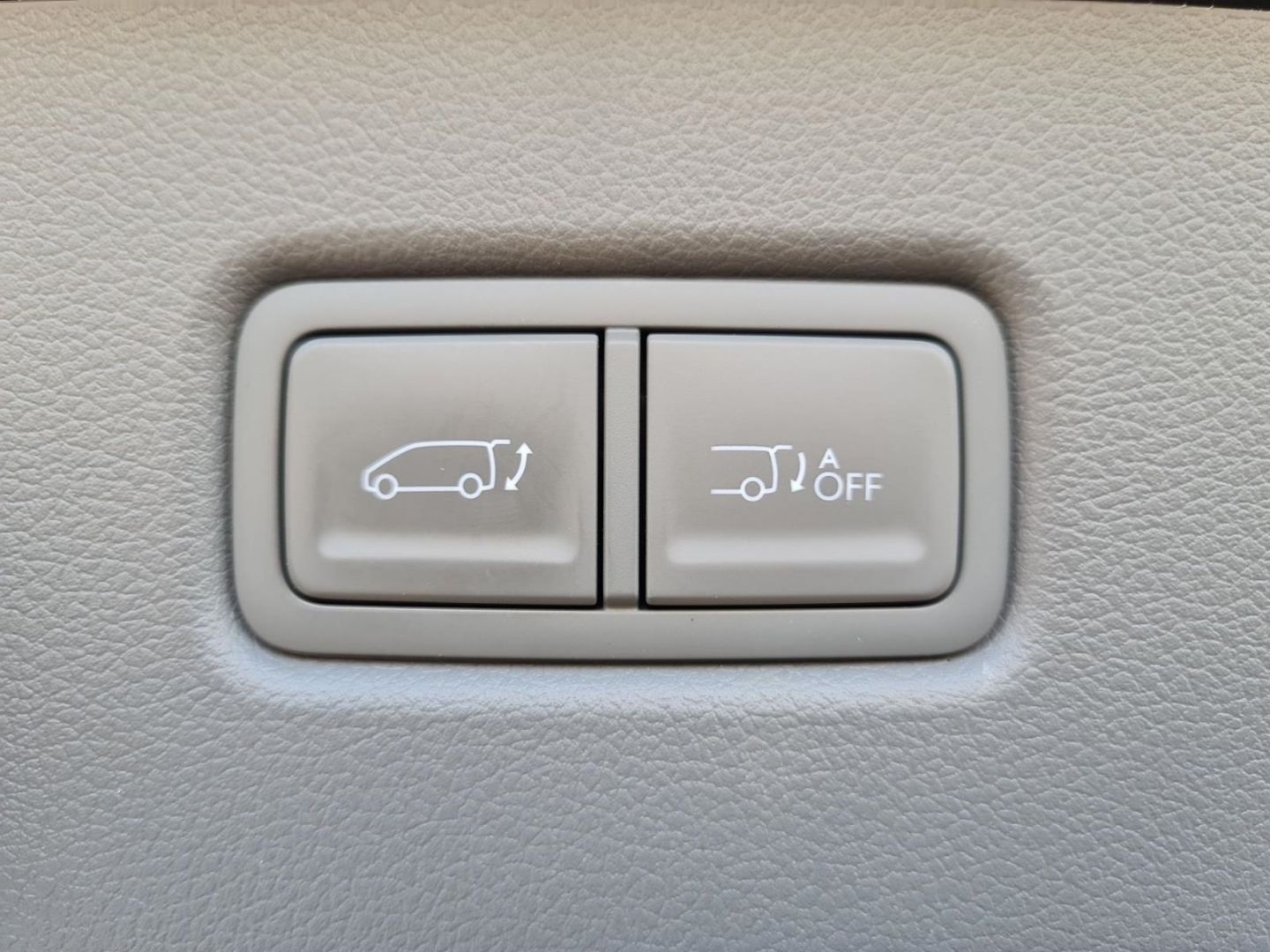 Fahrzeugabbildung Hyundai STARIA Signature 2.2 CRDi 7-Sitzer BOSE+AHK+360°