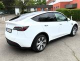Tesla Model Y frisch TÜV, Anhängerkupplung, gepflegt - Tesla Gebrauchtwagen in Berlin