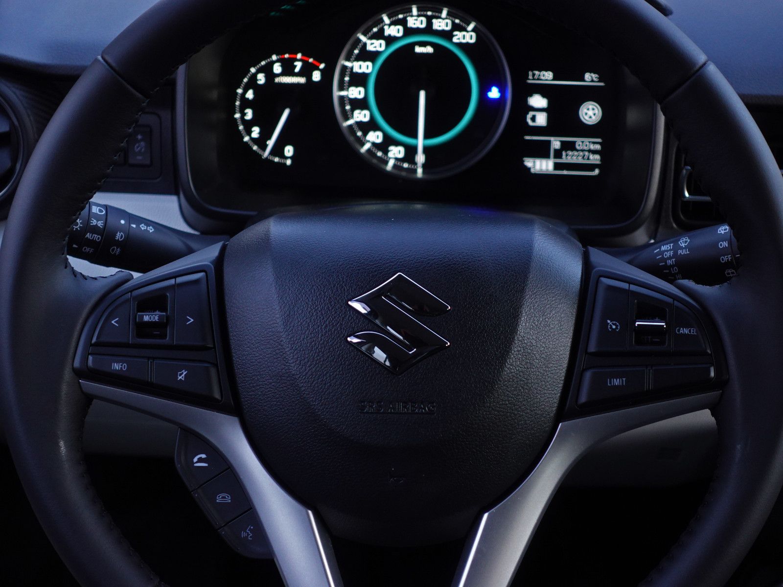 Fahrzeugabbildung Suzuki Ignis 1.2 DUALJET Comfort+ I. Hd RFK Navi App