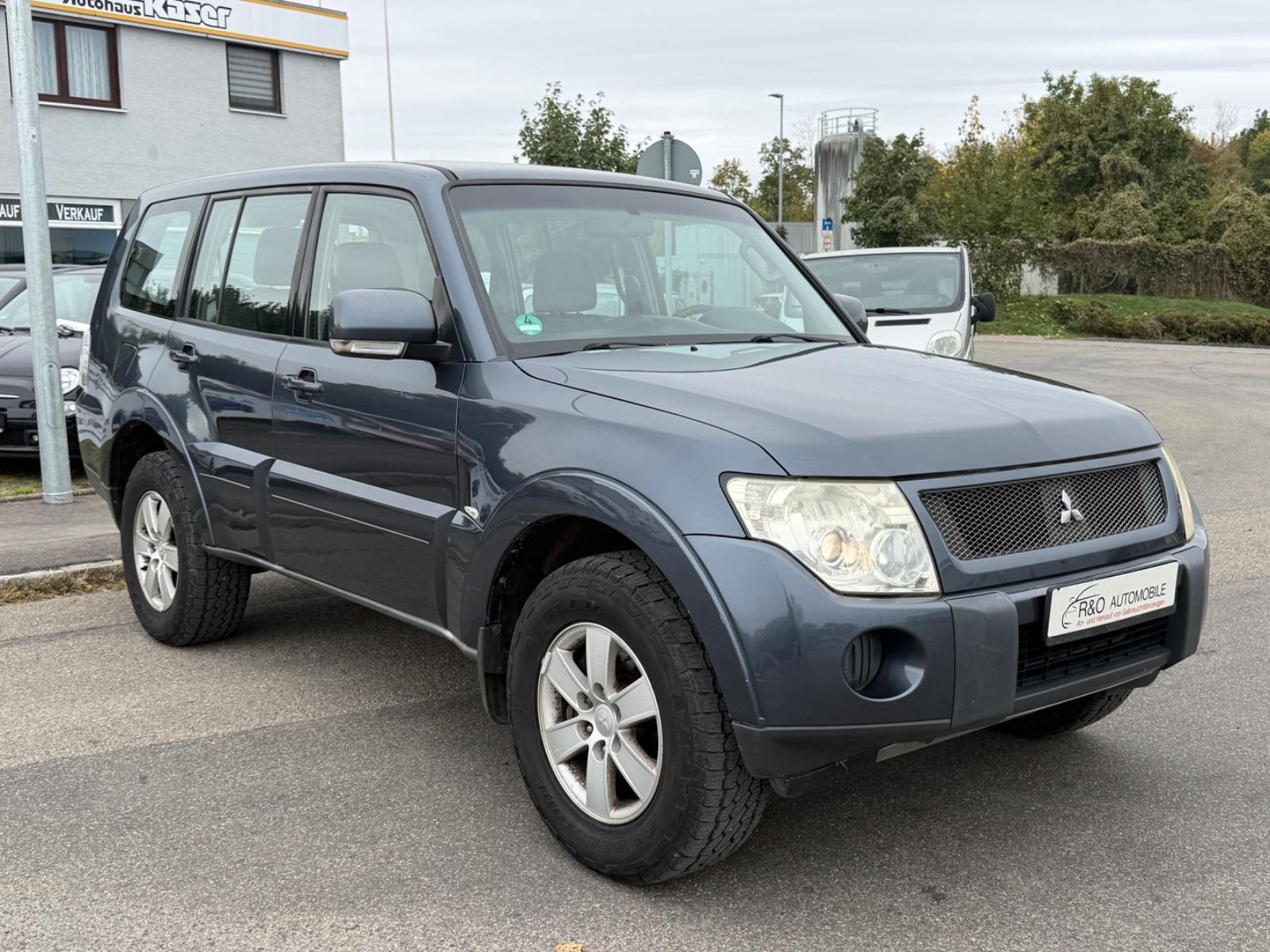 MITSUBISHI PAJERO 3.2 DI-D 160CH - INVITE - BVM - ATTELAGE - CT NEUF - HISTORIQUE ENTRETIEN COMPLET - 1ERE MAIN