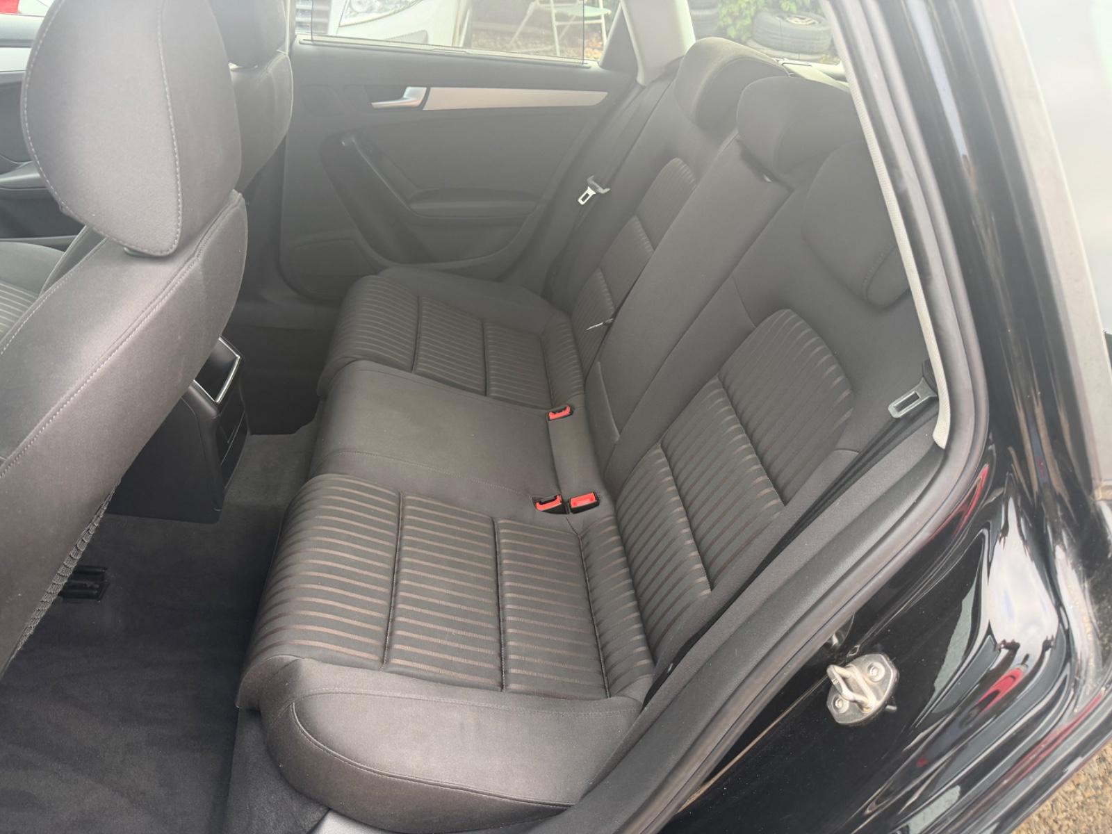 Audi A4 2009 — photo 11