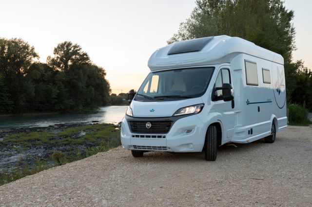 La Marca Atlantis De Luxe 645 ähnlich Wingamm Monocoque