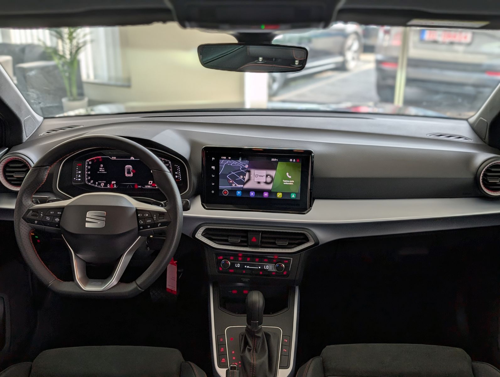 Fahrzeugabbildung SEAT Arona 1.5 TSI FR DSG ACC LED AHK KAM DINAMICA 18