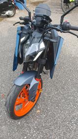 KTM 390 Duke, nur 1400 km - KTM BLAU